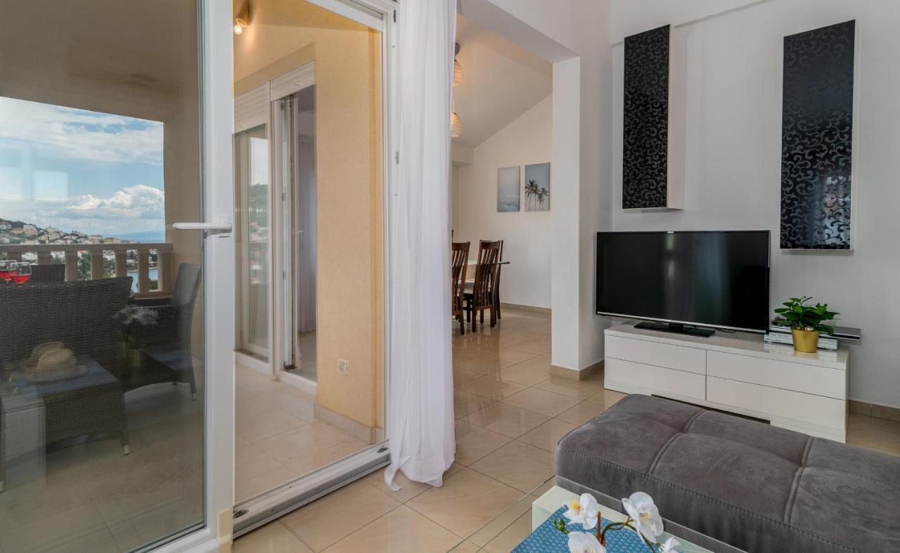 Apartment Angela Trogir Ngoại thất bức ảnh